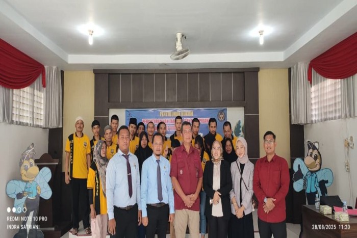 Penyuluh Hukum memiliki peran penting dalam menyebarluaskan informasi dan pemahaman hukum kepada mas